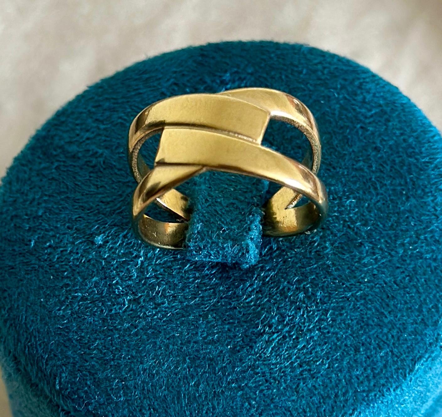 Golden Crossweave Ring - Image 3