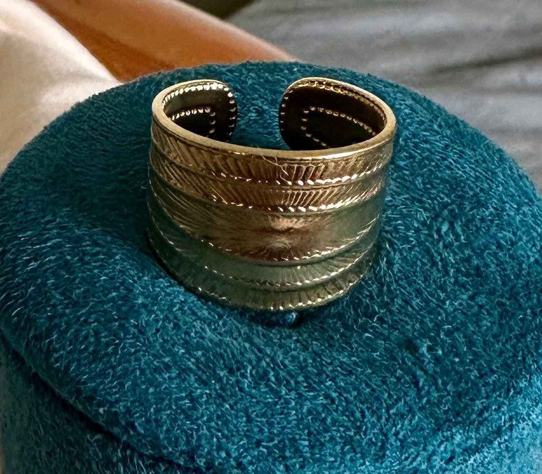 Golden Feather Cuff Ring - Image 2