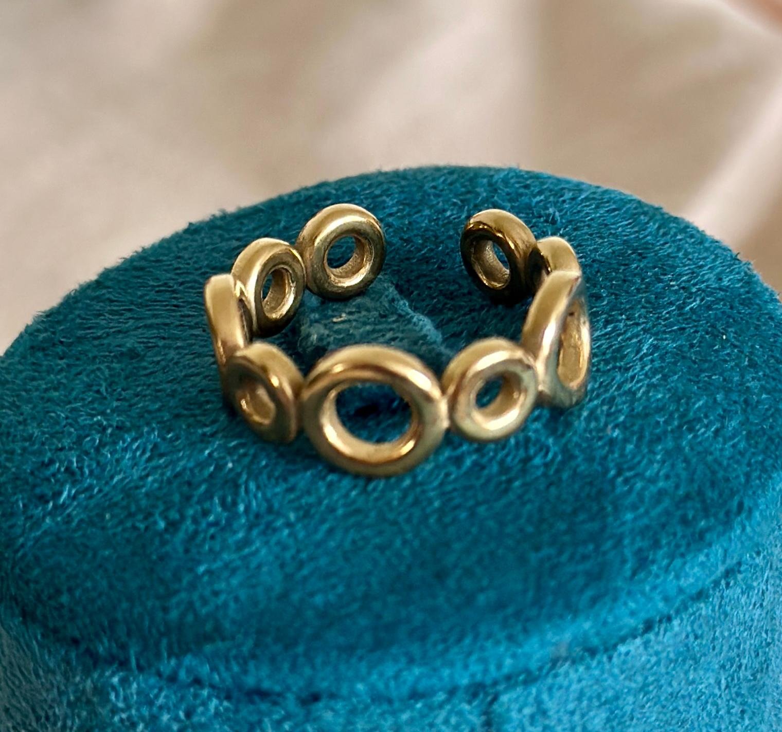 Golden Orbit Link Ring