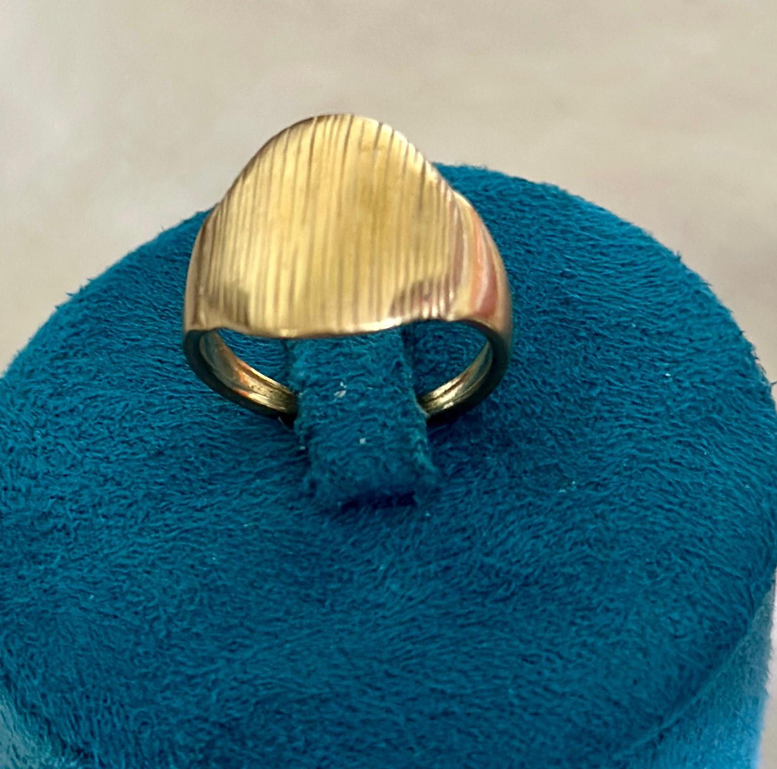 Golden Ridge Signet Ring