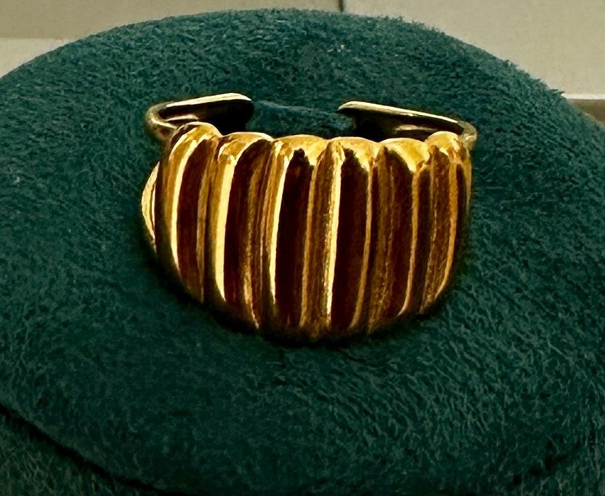 Golden Shell Cuff Ring - Image 2