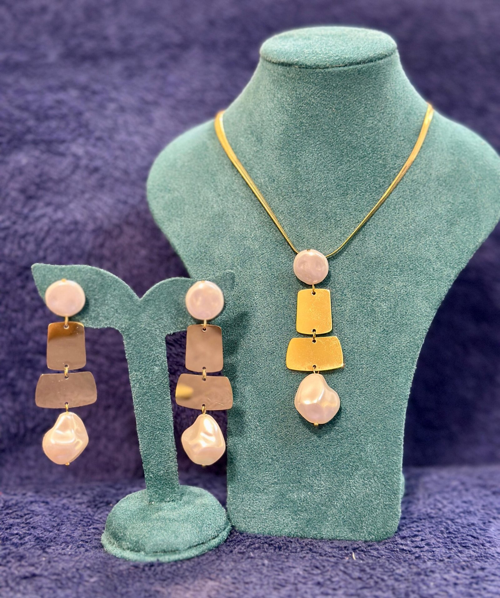 Modern Pearl Cascade Jewelry Set - Image 2