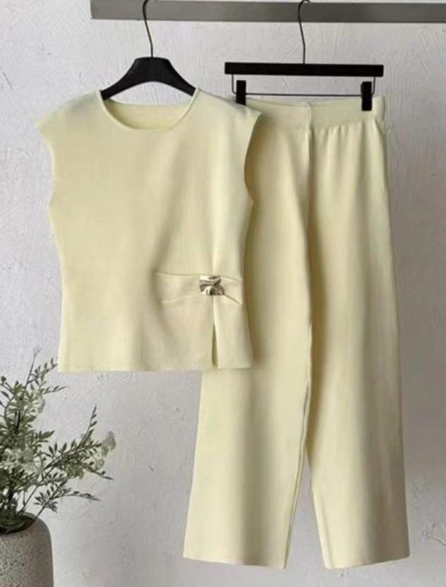 Women's Minimalist Two-Piece Co-Ord Set - Image 4