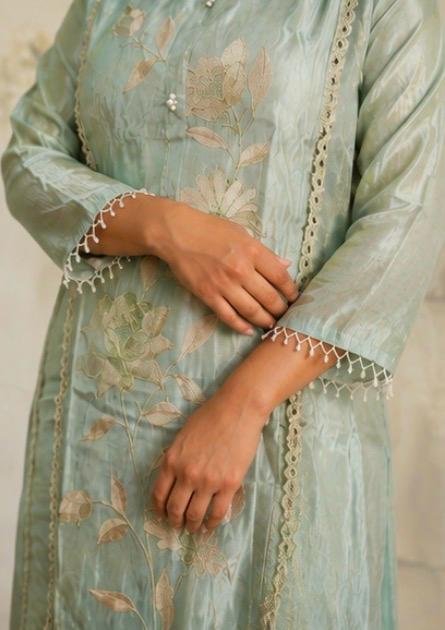 Mint Green Floral Embroidered Silk Blend Kurti Set with Organza Dupatta - Image 5